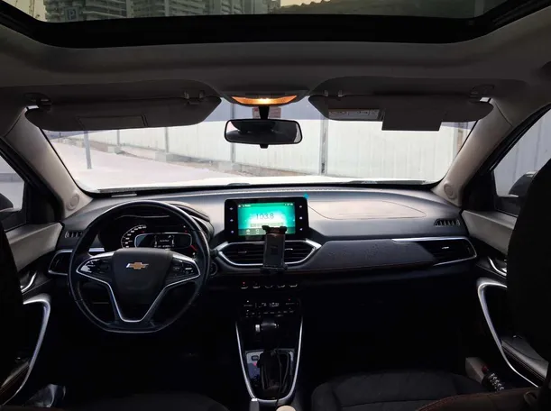 Car image 14