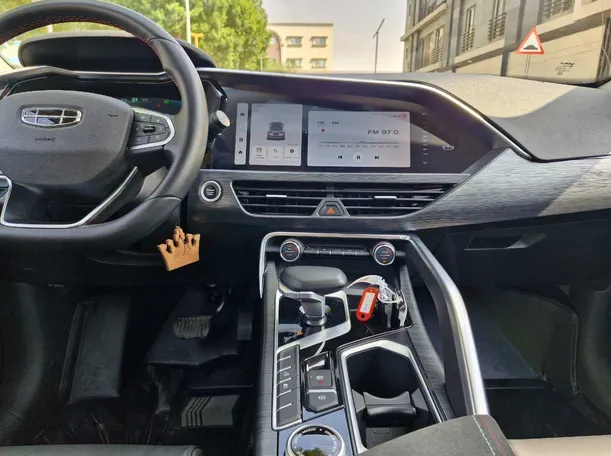 Car image 17