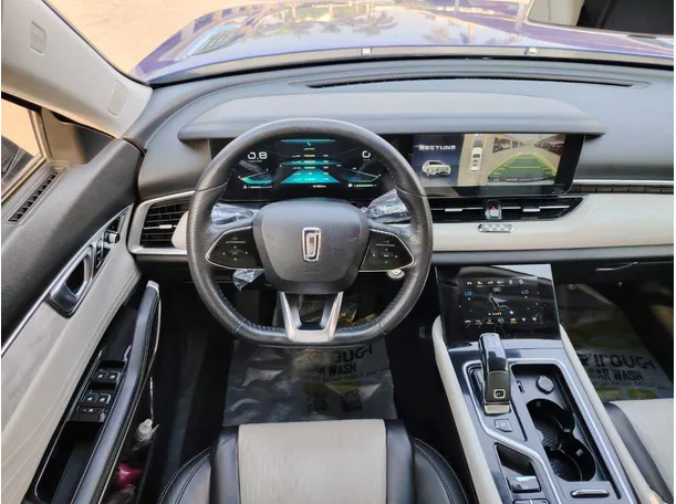 Car image 26