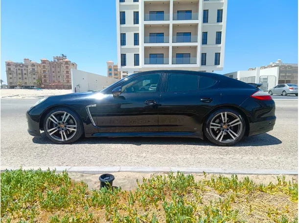 Car image 8