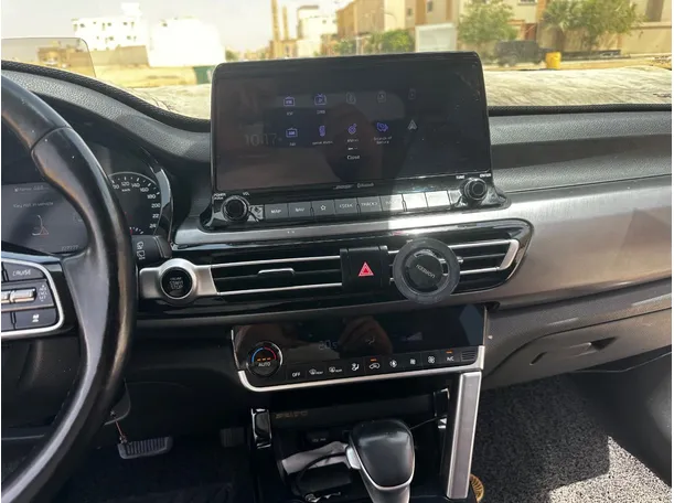 Car image 20