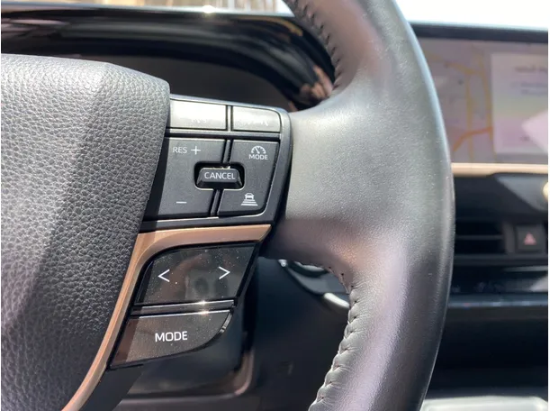 Car image 24
