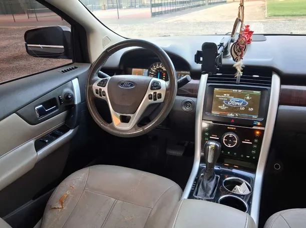 Car image 17