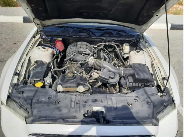 Car image 19