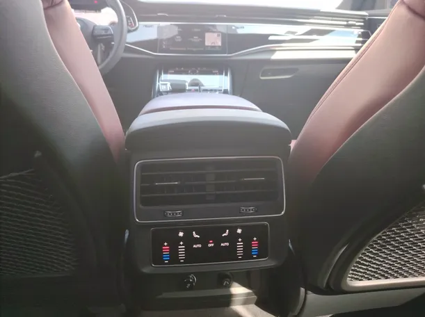 Car image 40
