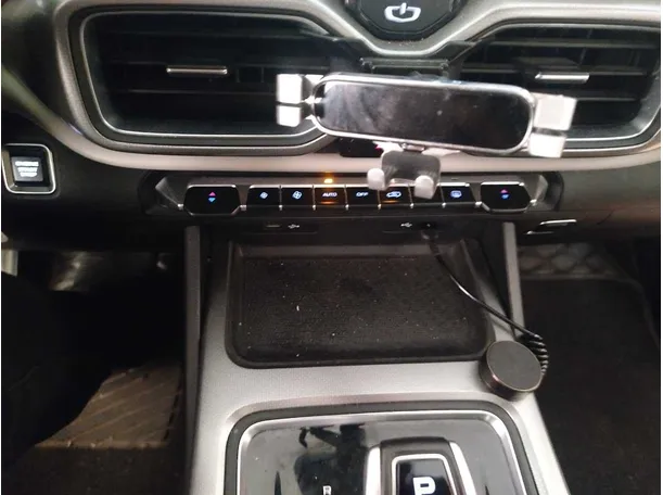 Car image 24