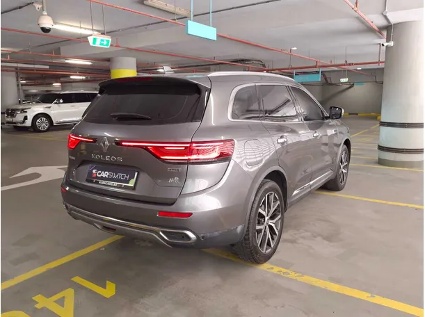 Car image 7