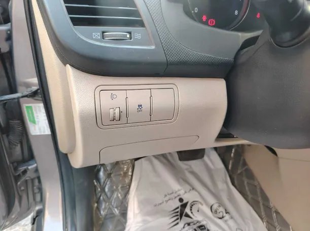 Car image 33