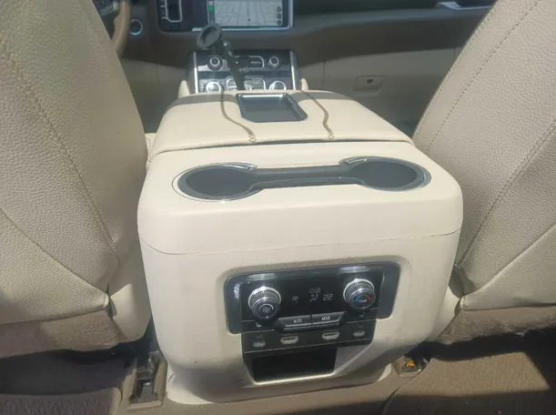 Car image 23