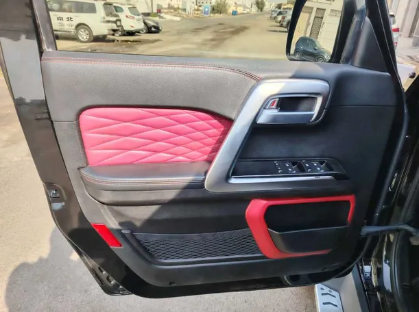 Car image 11