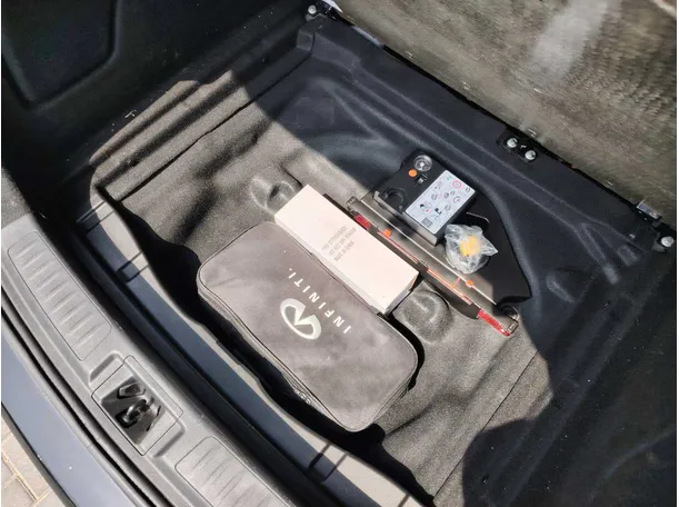Car image 29
