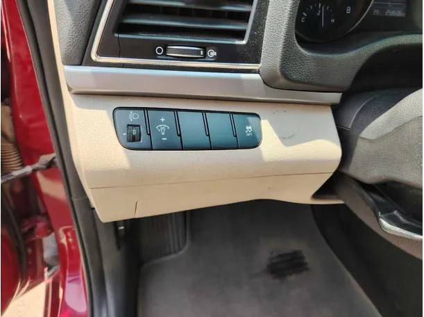 Car image 35