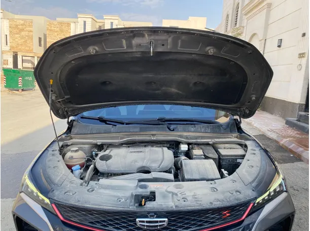 Car image 24