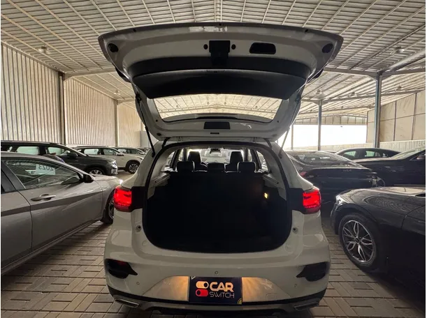 Car image 17