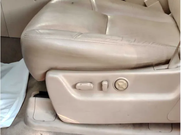 Car image 33