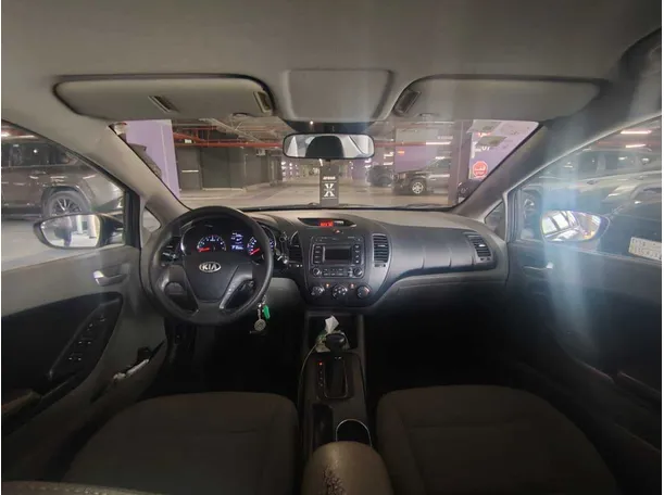 Car image 18