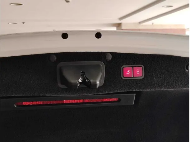 Car image 39