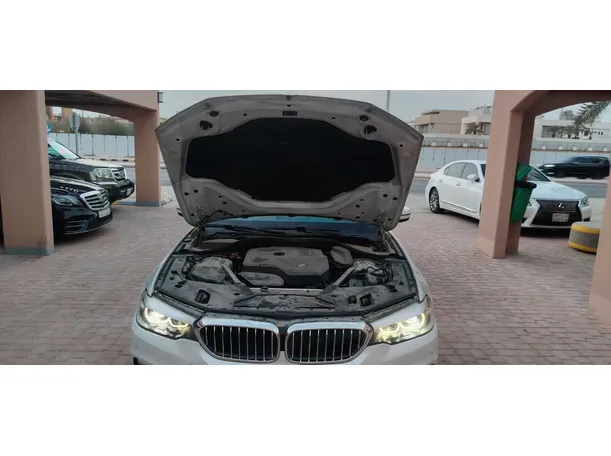 Car image 32