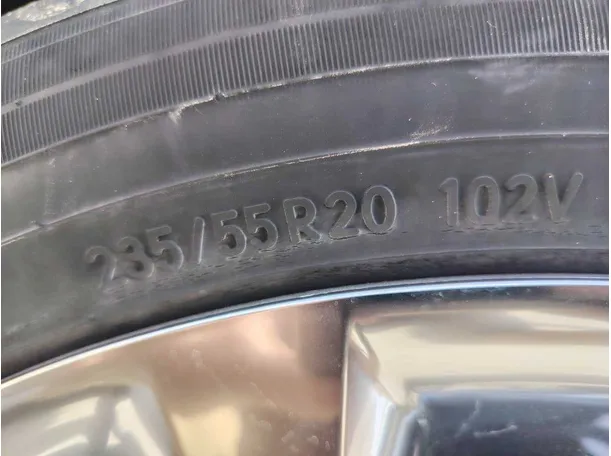 Car image 28