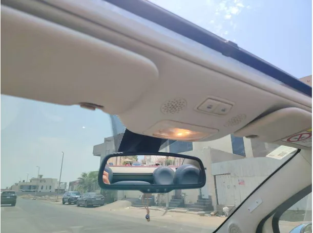 Car image 27