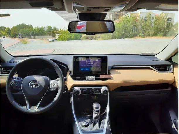 Car image 15