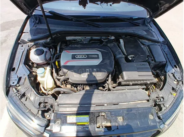 Car image 25