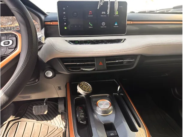 Car image 18