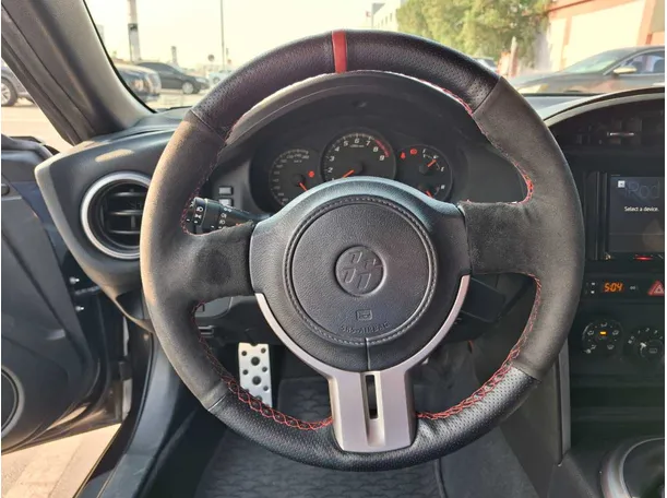 Car image 16