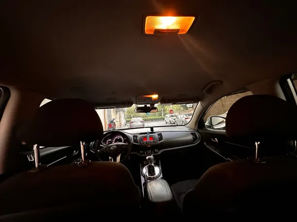 Car image 16