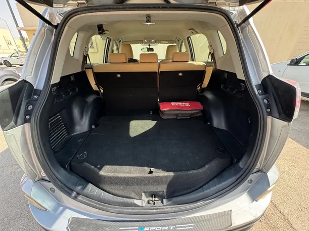 Car image 22