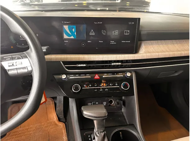 Car image 17
