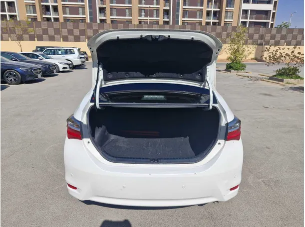 Car image 21