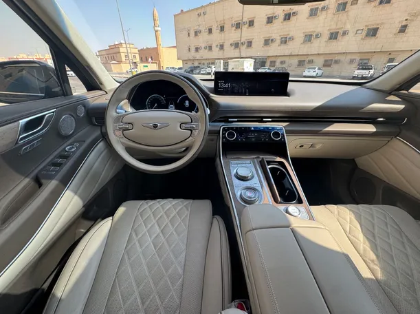 Car image 15