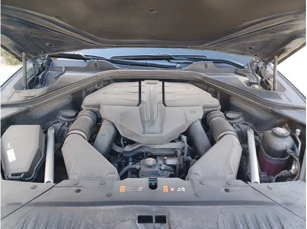 Car image 25