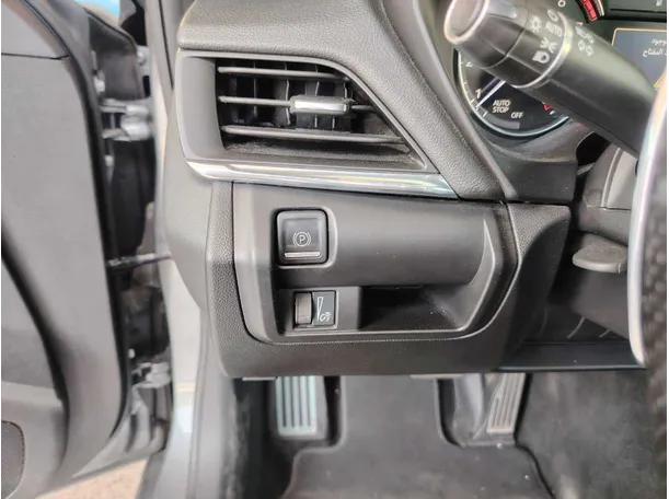 Car image 33