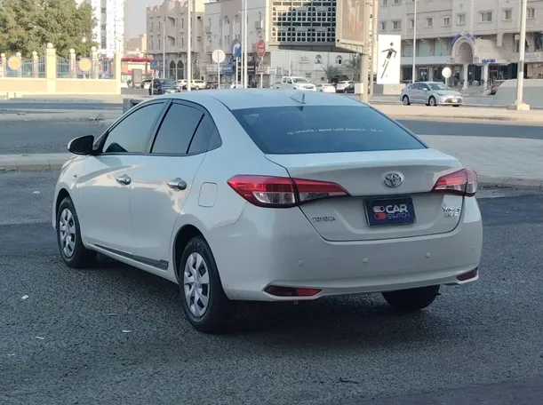 Car image 7