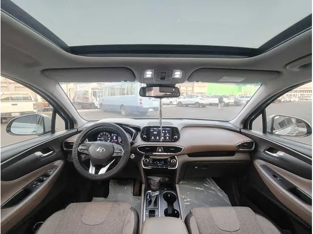 Car image 17