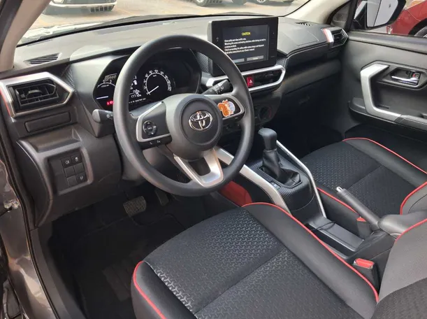 Car image 11