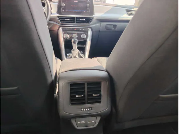 Car image 28