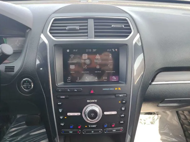 Car image 20