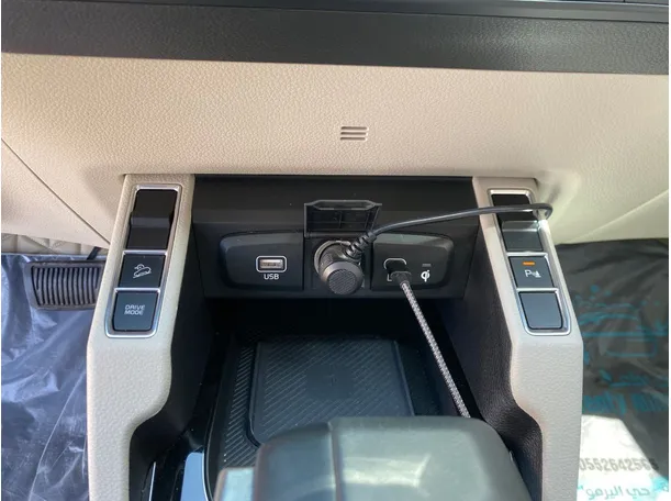 Car image 16