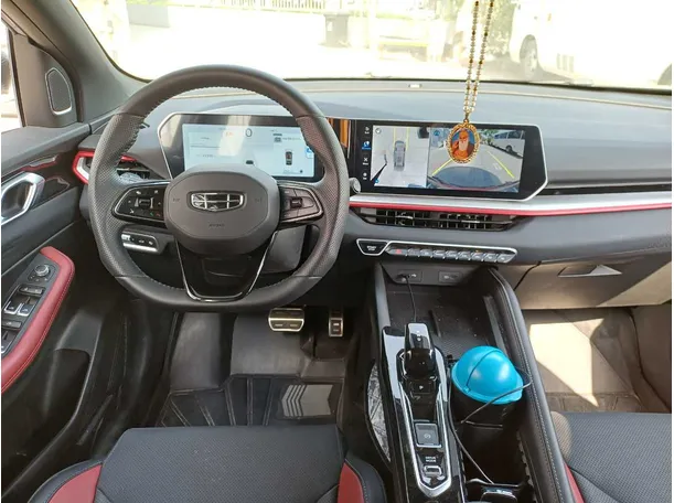 Car image 15