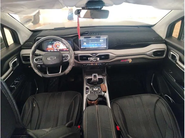 Car image 20