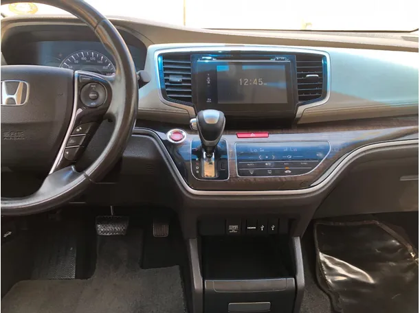 Car image 16