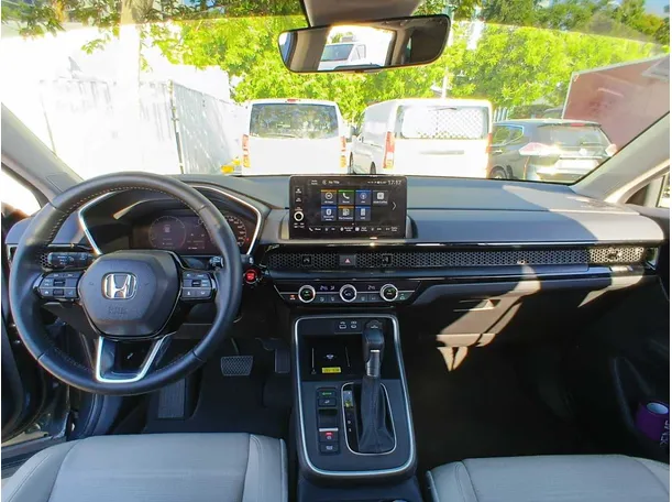 Car image 15
