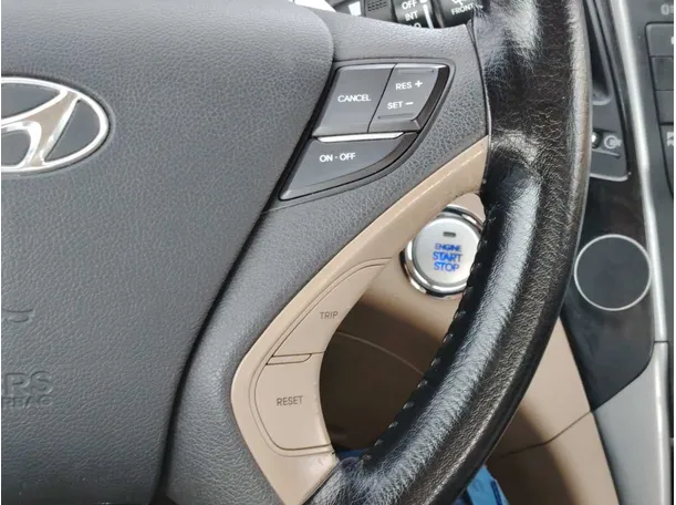 Car image 29