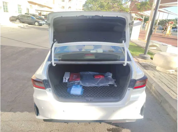 Car image 29