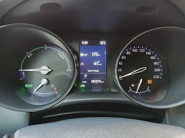 Car image 18