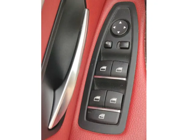 Car image 29