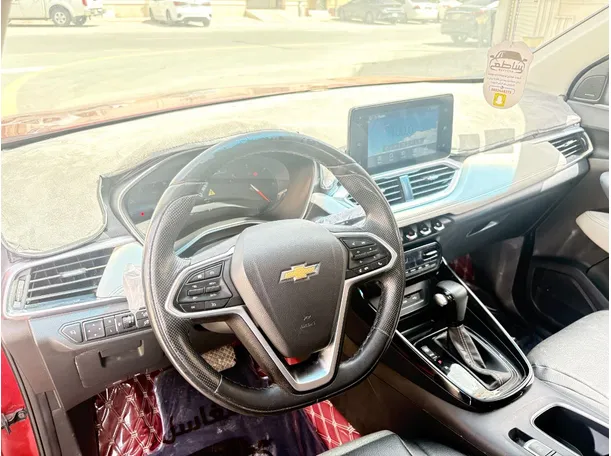 Car image 12